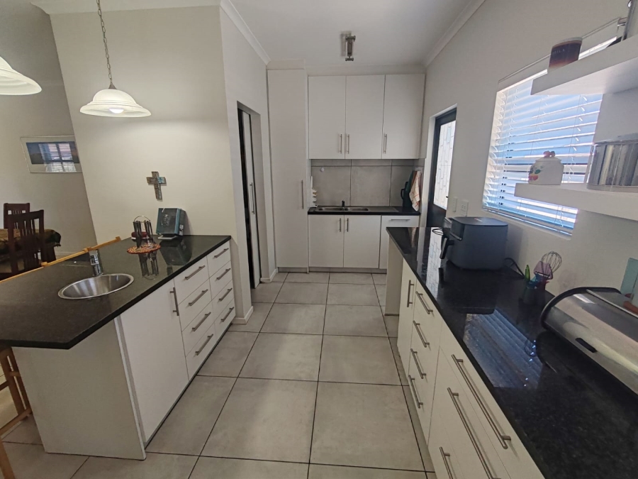 3 Bedroom Property for Sale in Country Club Western Cape